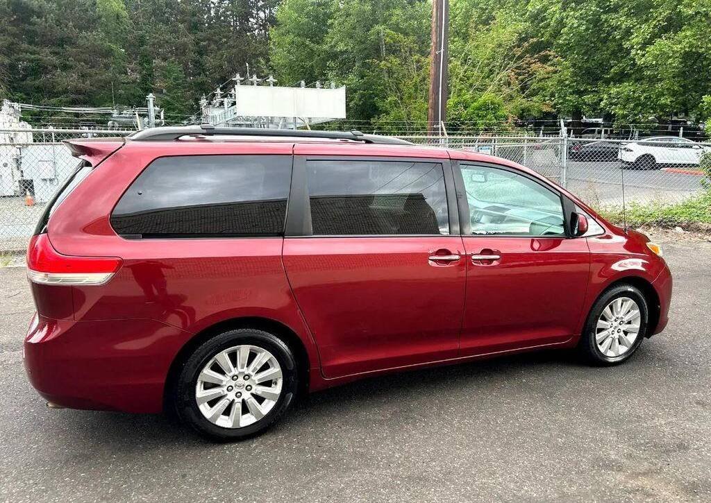Toyota Sienna XLE